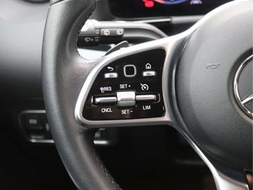 Mercedes GLA 250e — photo 15