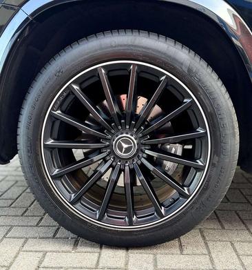 Mercedes GLS 63 4MATIC — photo 11