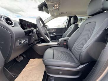Mercedes GLA 180 — photo 9