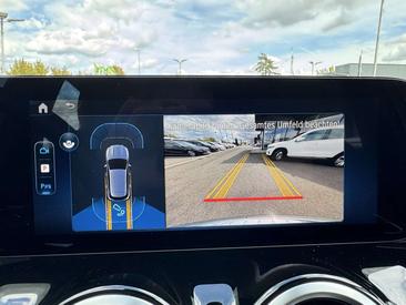Mercedes GLA 180 — photo 17