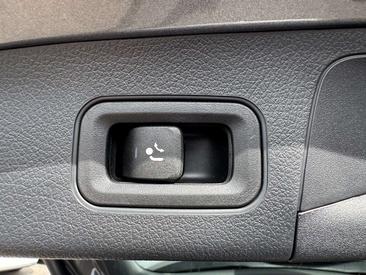 Mercedes GLA 180 — photo 20