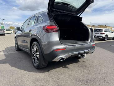 Mercedes GLA 180 — photo 21