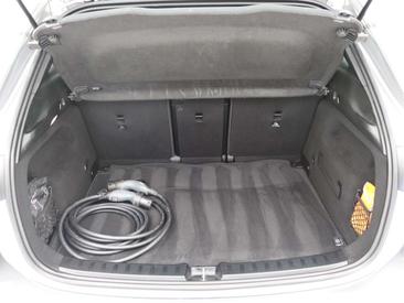 Mercedes GLA 250e — photo 25