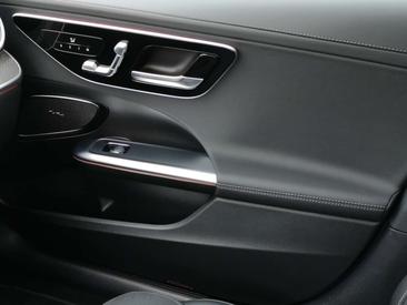Mercedes Classe C Berline 300 E — photo 14