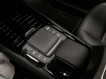 Mercedes GLA 180 D — photo 6