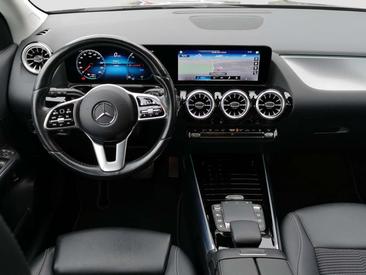 Mercedes EQA 250 — photo 9