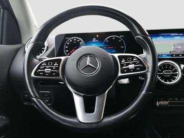 Mercedes EQA 250 — photo 10