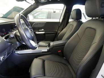 Mercedes GLB 220 D — photo 12