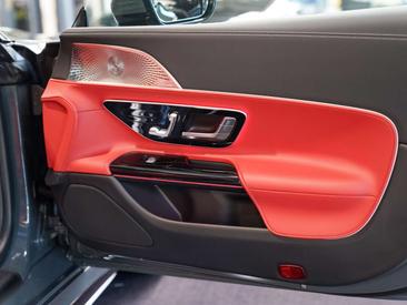 Mercedes SL Cabriolet 63 4MATIC+ — photo 12