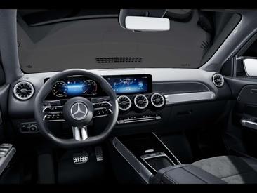 Mercedes GLB 200 — photo 8