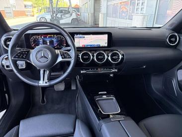 Mercedes CLA Berline 180 — photo 3