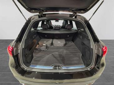 Mercedes GLC 400 E — photo 16
