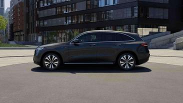 Mercedes EQC 400 — photo 11