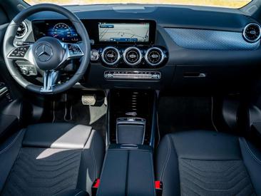 Mercedes GLA 200d — photo 12