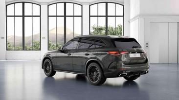 Mercedes GLC 300 E — photo 10