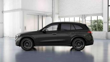 Mercedes GLC 300 E — photo 11