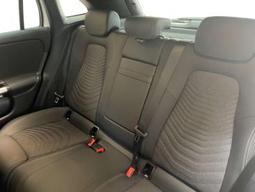 Mercedes EQA 300 4MATIC — photo 9