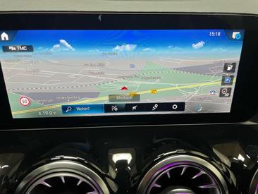 Mercedes EQA 300 4MATIC — photo 13