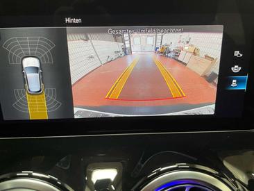Mercedes EQA 300 4MATIC — photo 14
