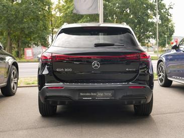 Mercedes EQA 300 4MATIC — photo 3