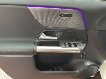 Mercedes EQA 300 4MATIC — photo 16