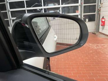 Mercedes EQA 300 4MATIC — photo 17