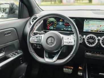 Mercedes EQA 300 4MATIC — photo 7