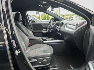 Mercedes EQA 300 4MATIC — photo 8