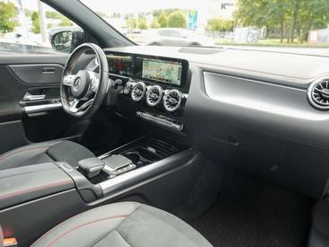 Mercedes EQA 300 4MATIC — photo 14