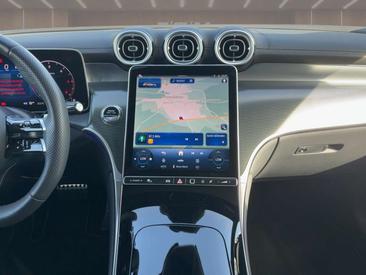 Mercedes GLC 300 D — photo 10