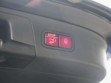 Mercedes EQA 300 4MATIC — photo 17