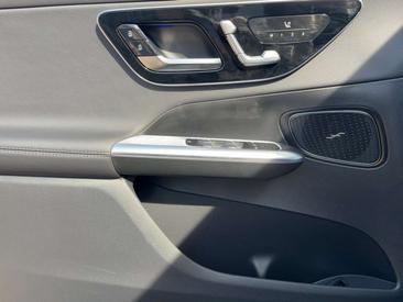 Mercedes GLC 300 D — photo 12