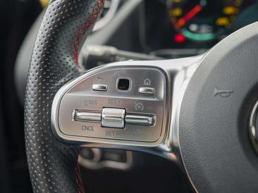 Mercedes EQA 300 4MATIC — photo 19