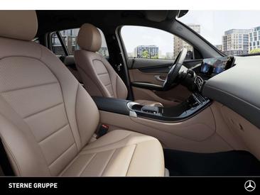 Mercedes EQC 400 — photo 12