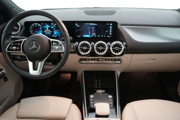 Mercedes GLA 200d — photo 13