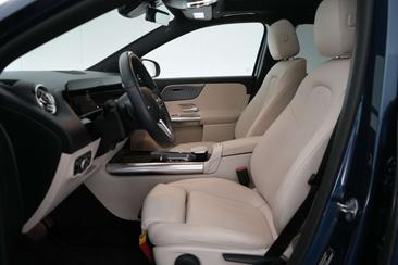 Mercedes GLA 200d — photo 17