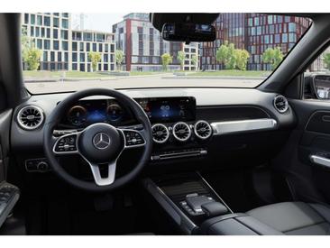 Mercedes EQB 250 — photo 6