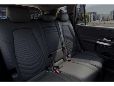 Mercedes EQB 250 — photo 9