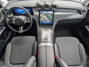 Mercedes GLC 220 D — photo 16