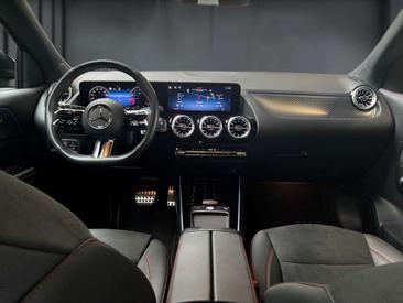 Mercedes GLA 200 — photo 13