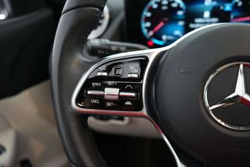 Mercedes GLA 200d — photo 26