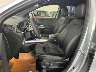 Mercedes GLA 200 — photo 11