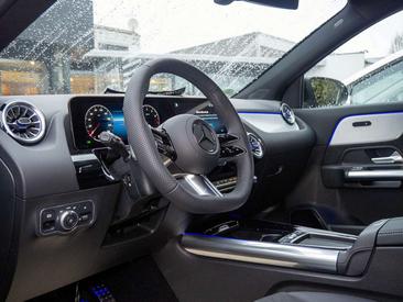 Mercedes GLA 180 — photo 8