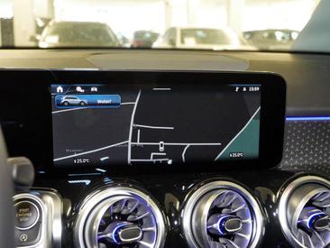 Mercedes GLB 200d — photo 12