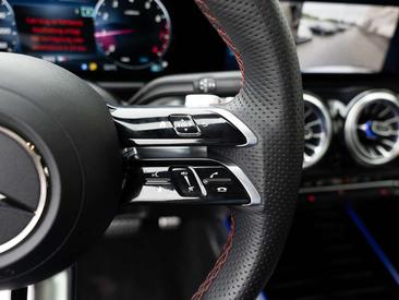 Mercedes GLB 200 — photo 17