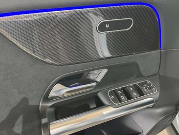Mercedes GLA 200 — photo 18