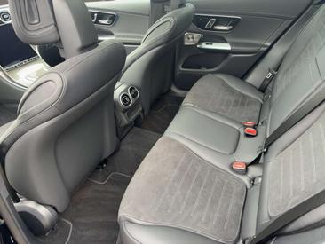 Mercedes GLC 300 D — photo 11