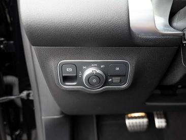 Mercedes GLB 200 — photo 20