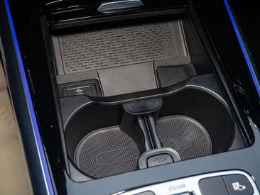 Mercedes GLA 180 — photo 14