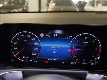 Mercedes GLB 200d — photo 16